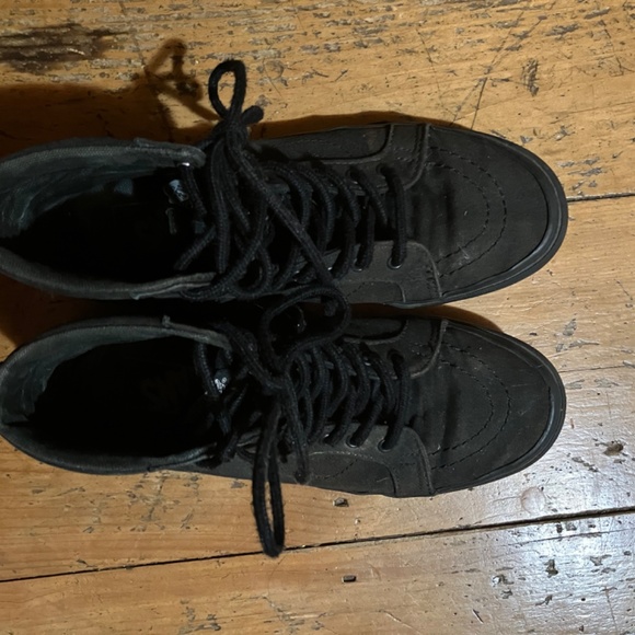 Black Vans - Picture 2 of 4